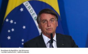 Bolsonaro critica demissão de quem se recusa a se vacinar