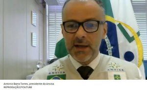 Presidente da Anvisa critica fake news e antivacinas: ‘É criminoso’